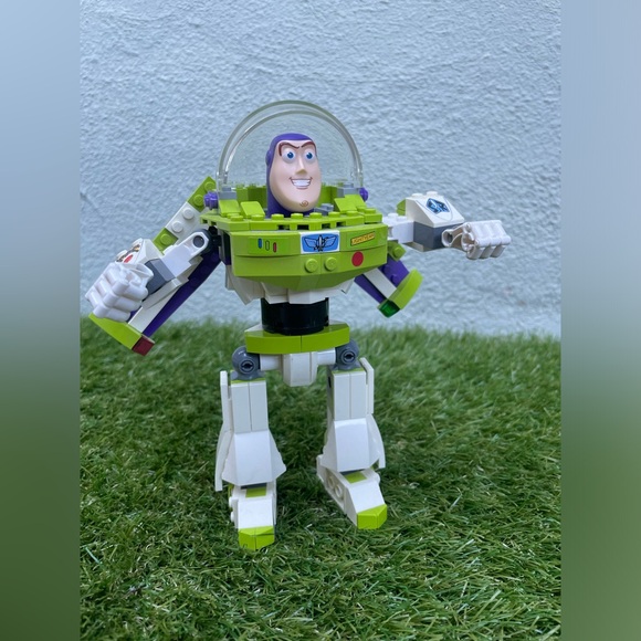 Constructed Buzz Lightyear Lego | Lego 7592 - Picture 6 of 7